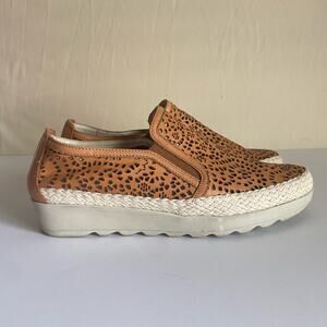 The Flexx Women's Perforated Leather Slip On. Size 8. Great condition.